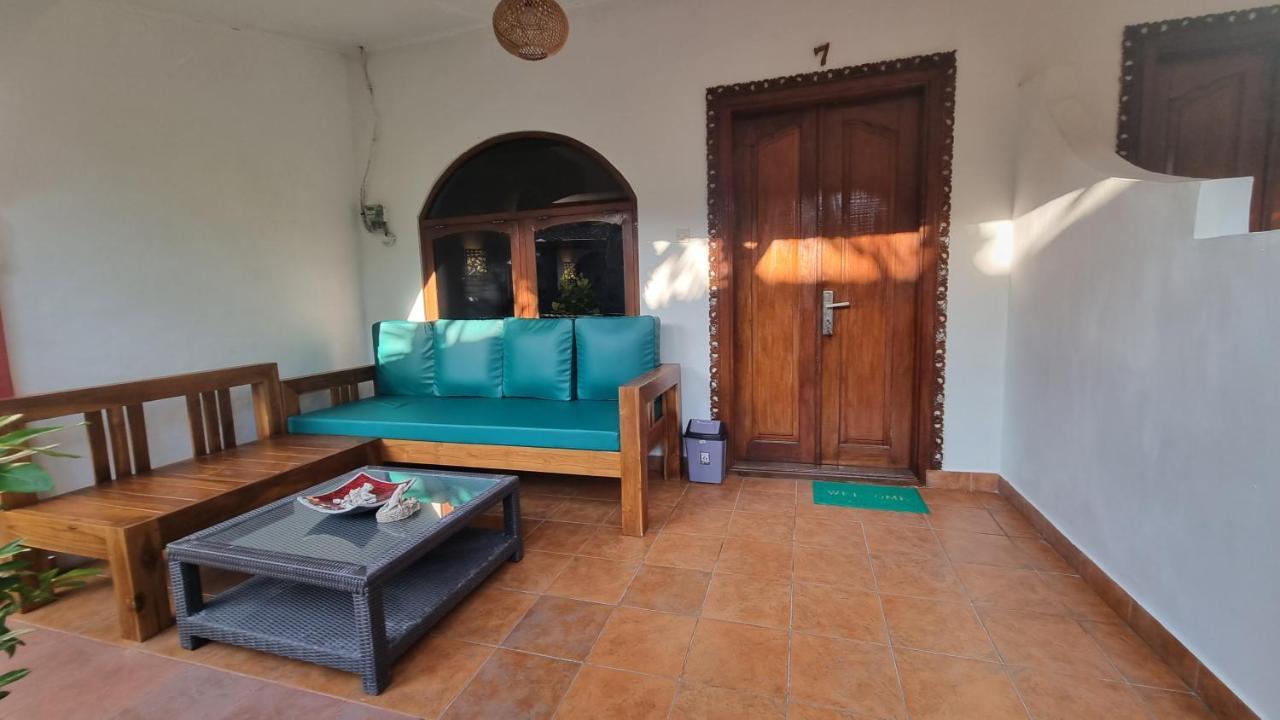 Catra Homestay Beach Apartments Candidasa Dış mekan fotoğraf